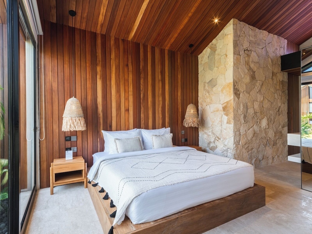 Blacksand Villas Echo Beach