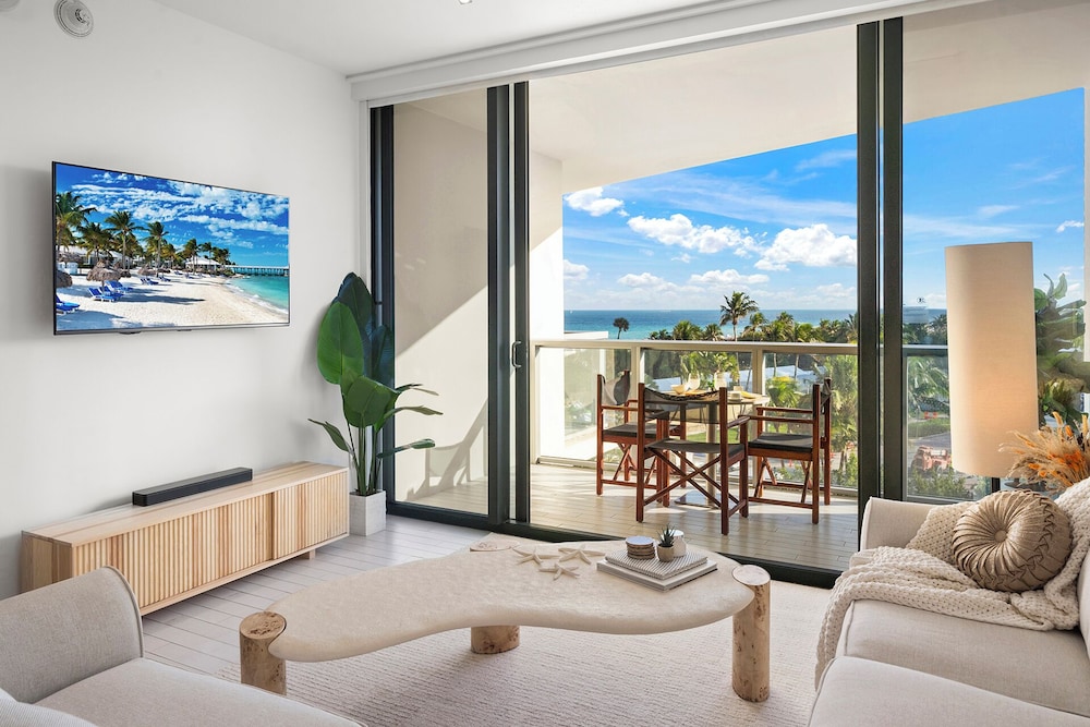 Luxury Vacation Rentals in South Beach by LRMB