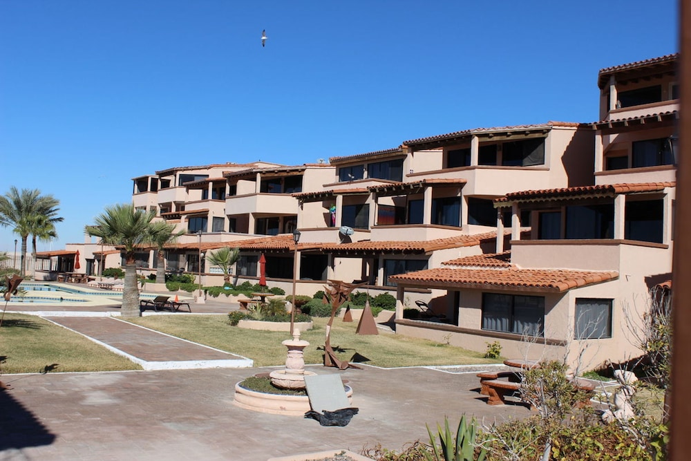 Hotel Las Gaviotas 2BR 402 by Casago - Image 1