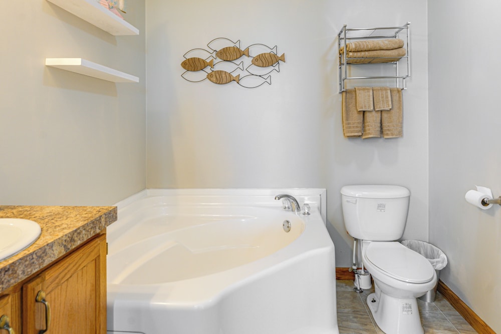 Lake & Lighthouse Views: Inviting Port Hope Home!