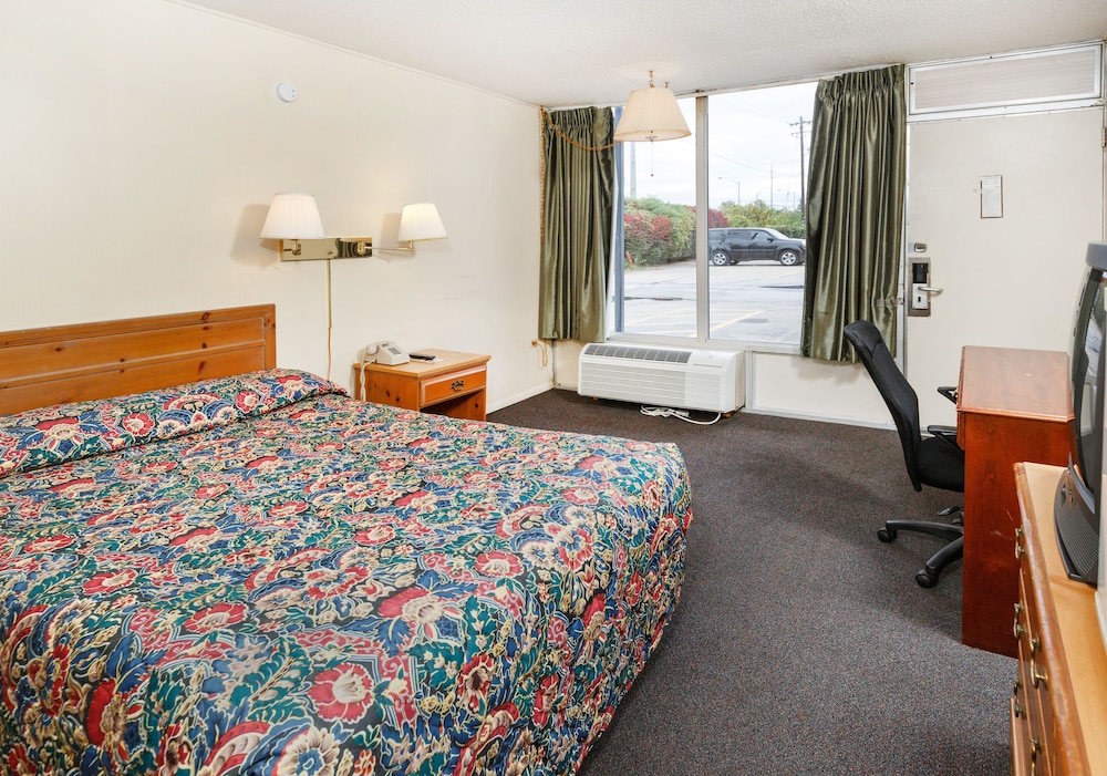 Red Carpet Inn - Louisville