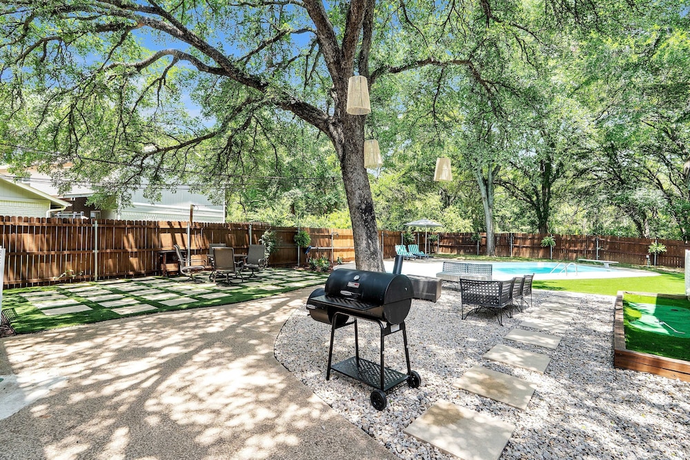 Stylish Flower Mound Home With Private Pool 5 Bedroom Home