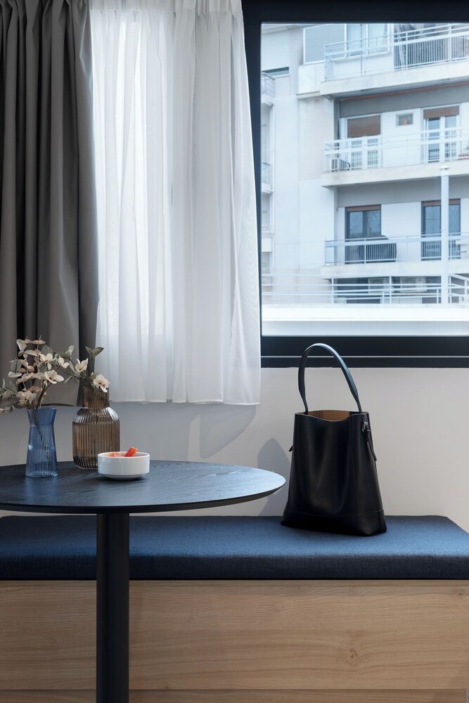 MoRe by Zoia Living