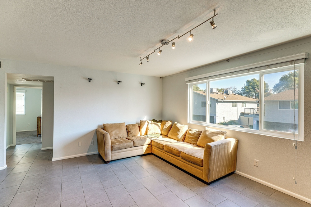 Community Pool: Scottsdale Condo 2 Mi to ASU