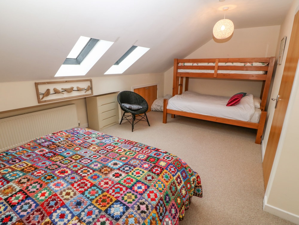 Barn End, 9 Stad Clynnog