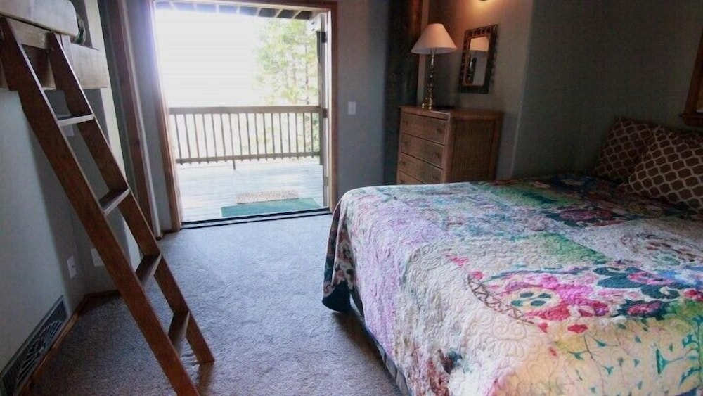 Scenic Wonders Treehouse Lodge 2 Bedroom view 2