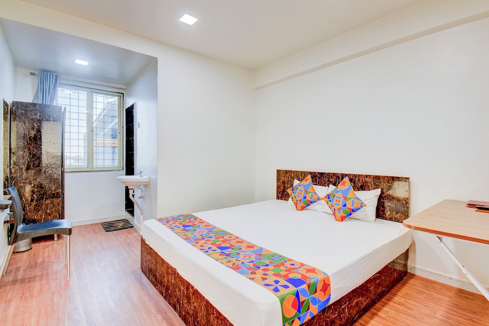 Fabhotel World King