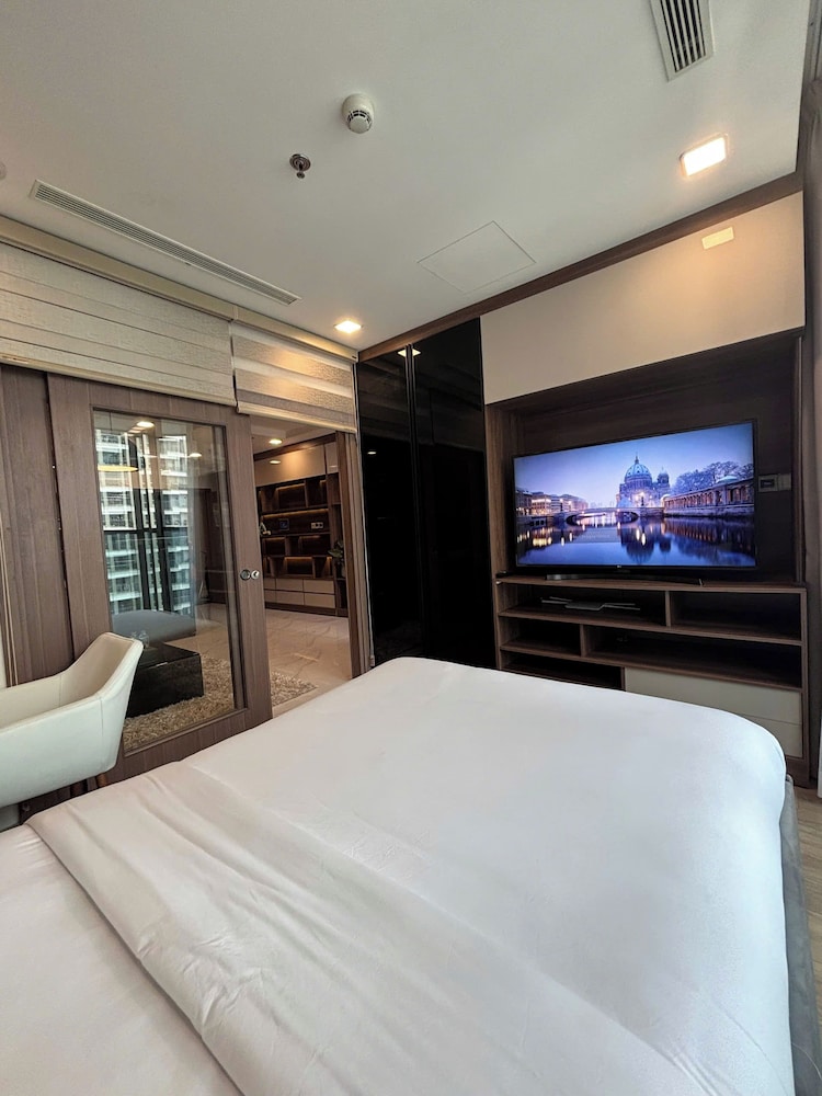 Serenity Serviced Apartments-Landmark 81