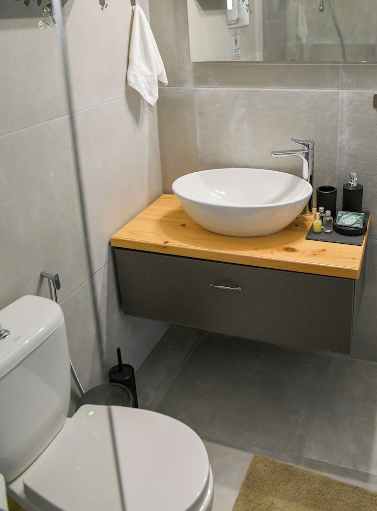 Vayas Residences Legacy