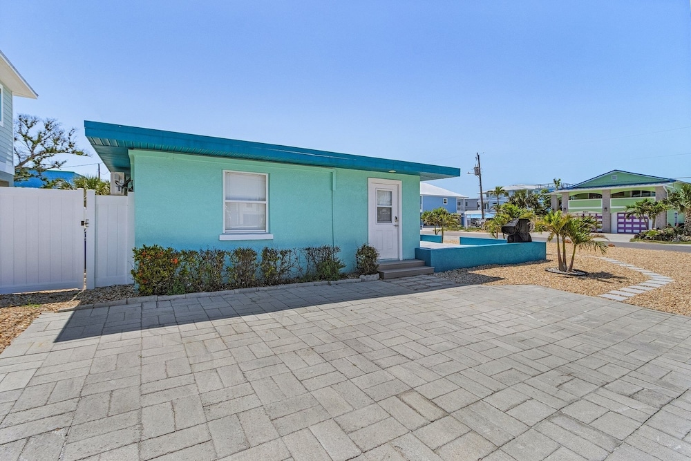412 Harbor Hideaway: 2bd Cottage, Walk To Times Square! 2 Bedroom Home