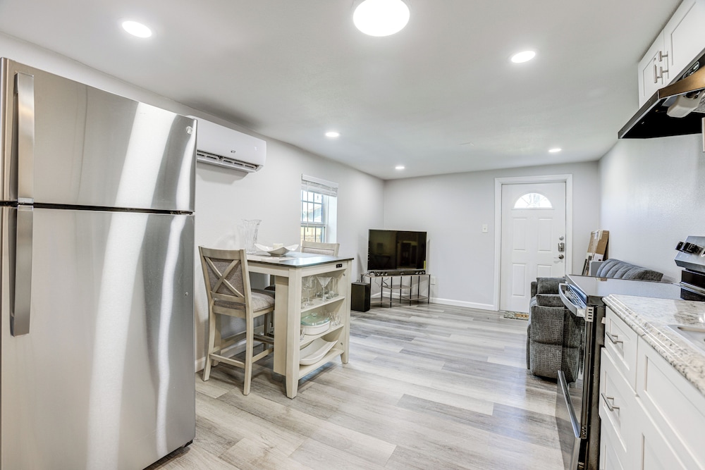 Prime I-10/610 Access! Houston Home Base