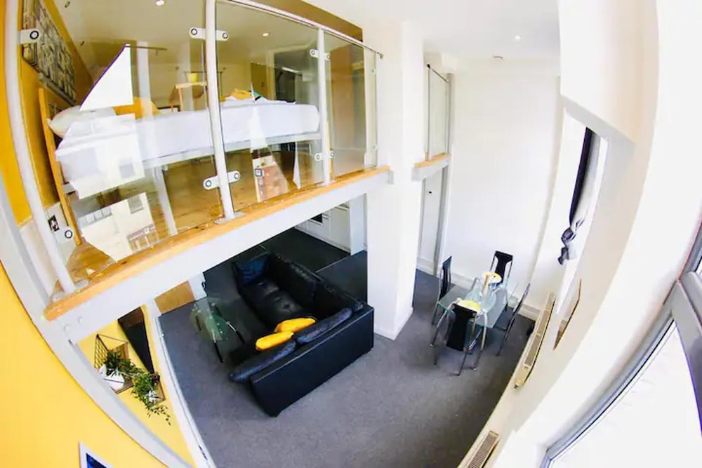 Lovely 1-bed Mezzaine Apartment in Nottingham view 3