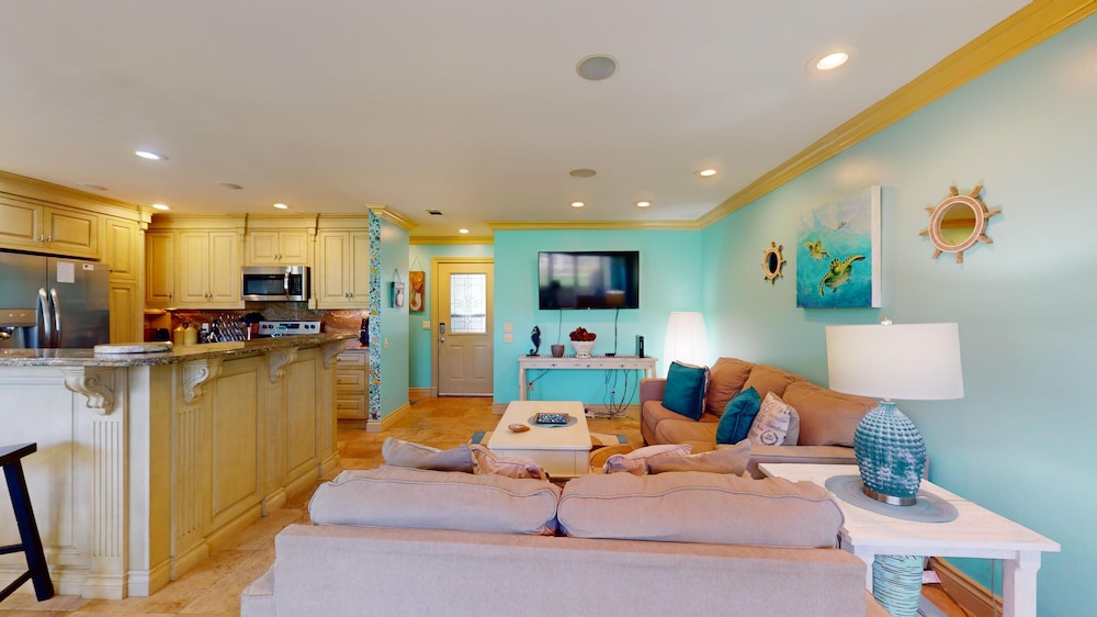 Augusta Village Sandestin by Gibson BR