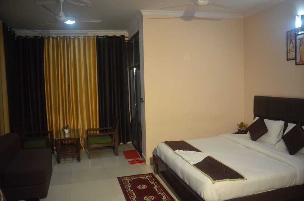 Corbett Hill Resorts  by OpenSky, Lansdowne