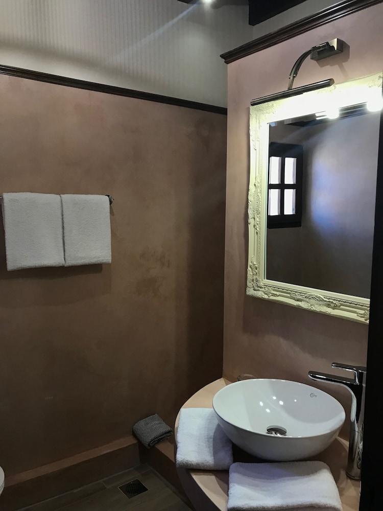 Saint Artemios Hotel and Oriental Suites