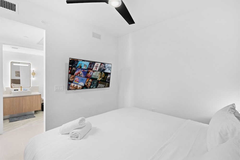 Prime City Location Luxury Condo
