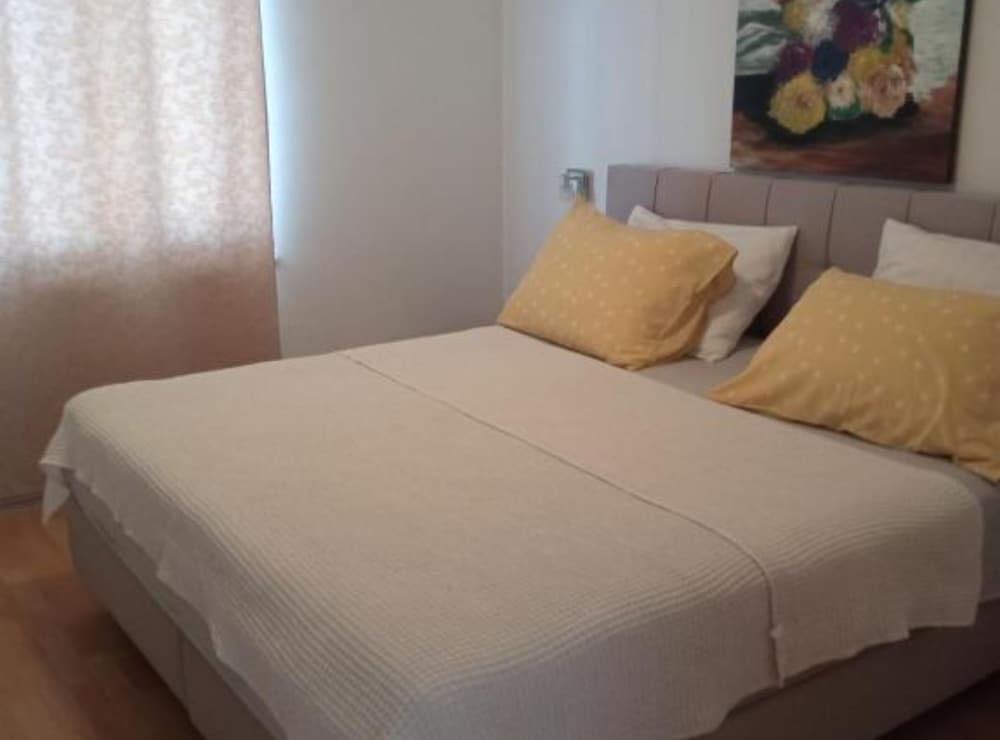 Cozy Vodice Garden Apartments With Terrace and BBQ