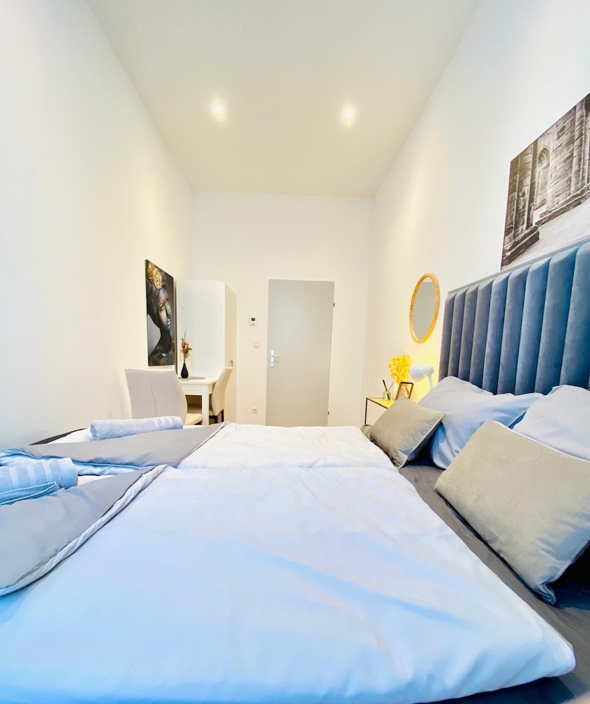 Charming 4 Bedroom Apartment Ottakring