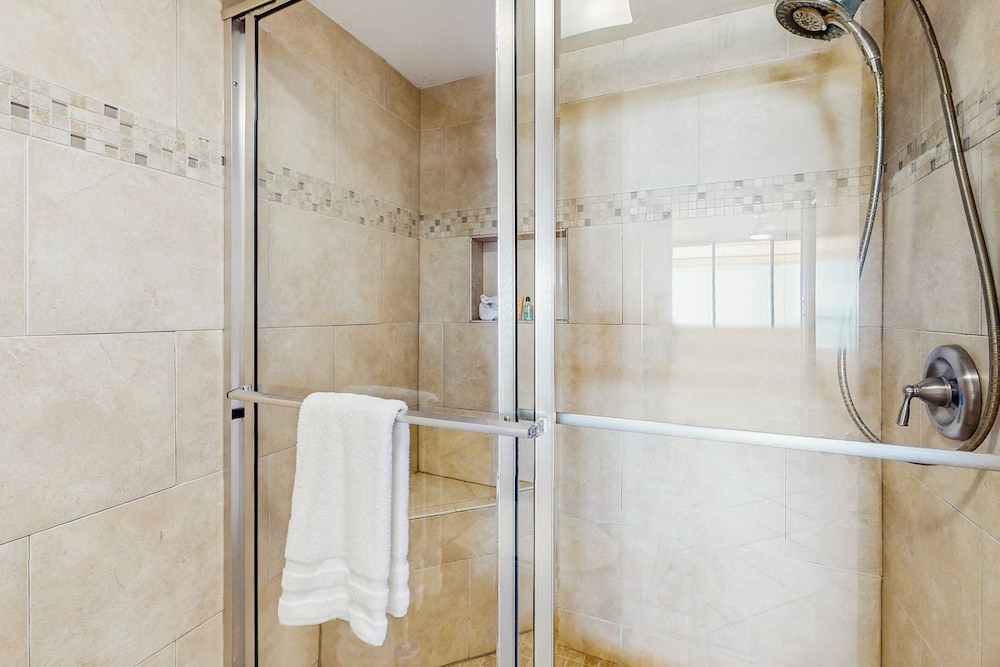 3BR Condo - 10th Floor w/ Amazing View & Amenities