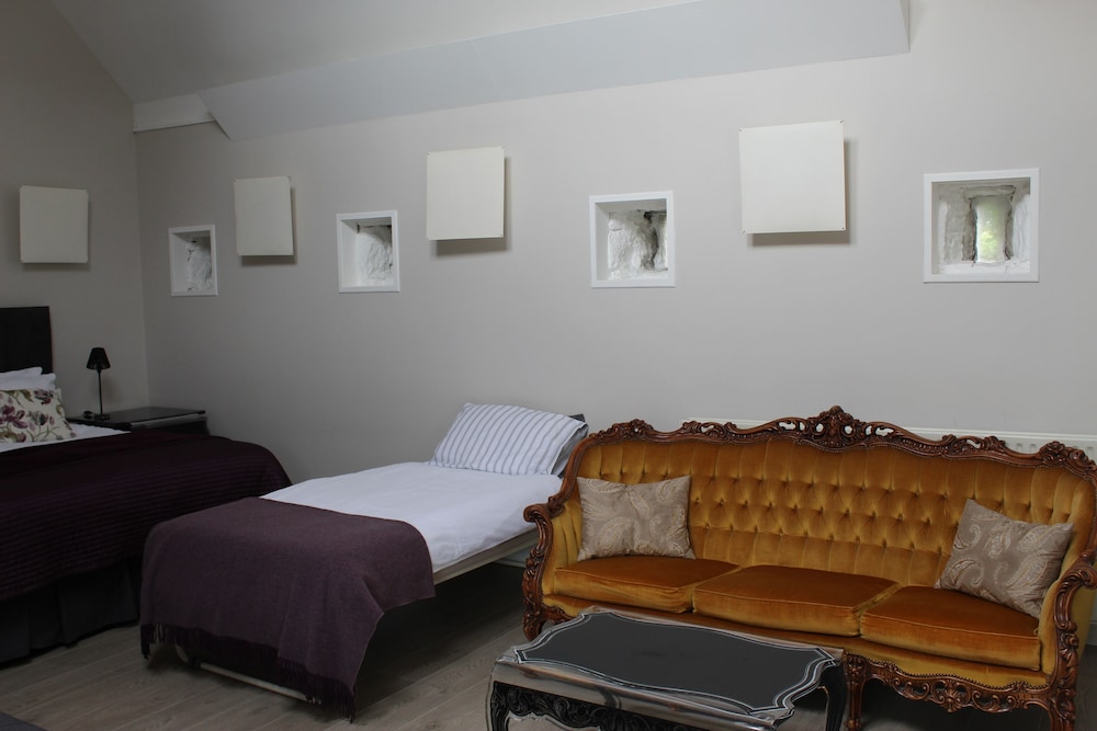 Toadhall Rooms