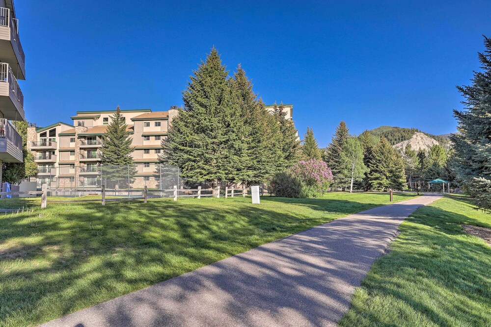Condo w/ Great Proximity to Trails & Slopes! view 3