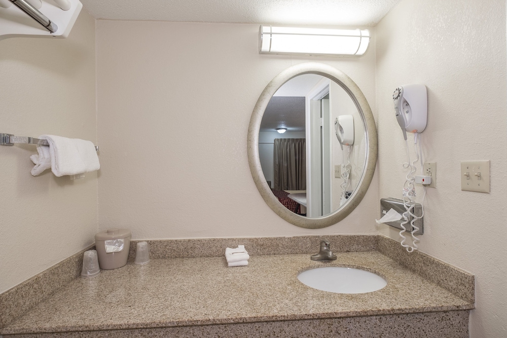 Williamsport Vacations - Red Roof Inn Hagerstown - Williamsport, MD - Property Image 13