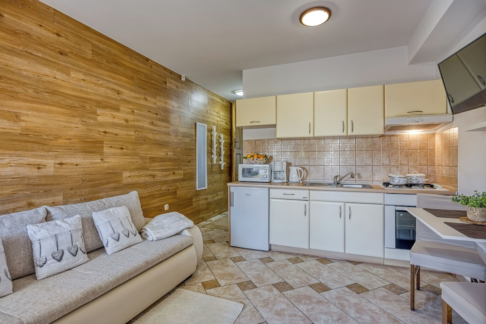Apartment Jakara 1