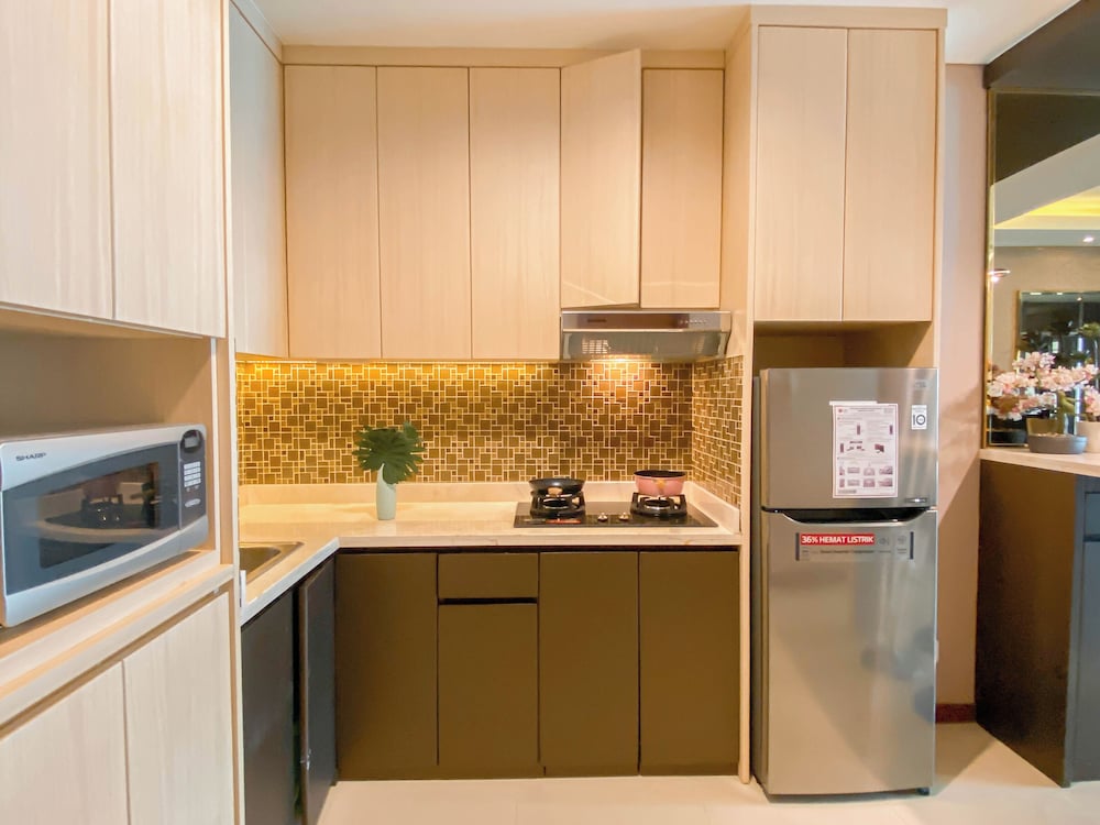 Modern And Spacious 2Br Apartment Green Bay Condominium