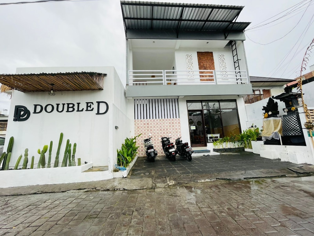 Double D Guesthouse and Villa