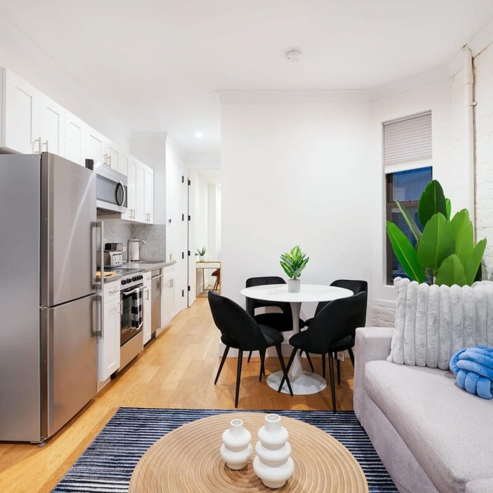 1290-7 New Renovated 2 Bedrooms in UES