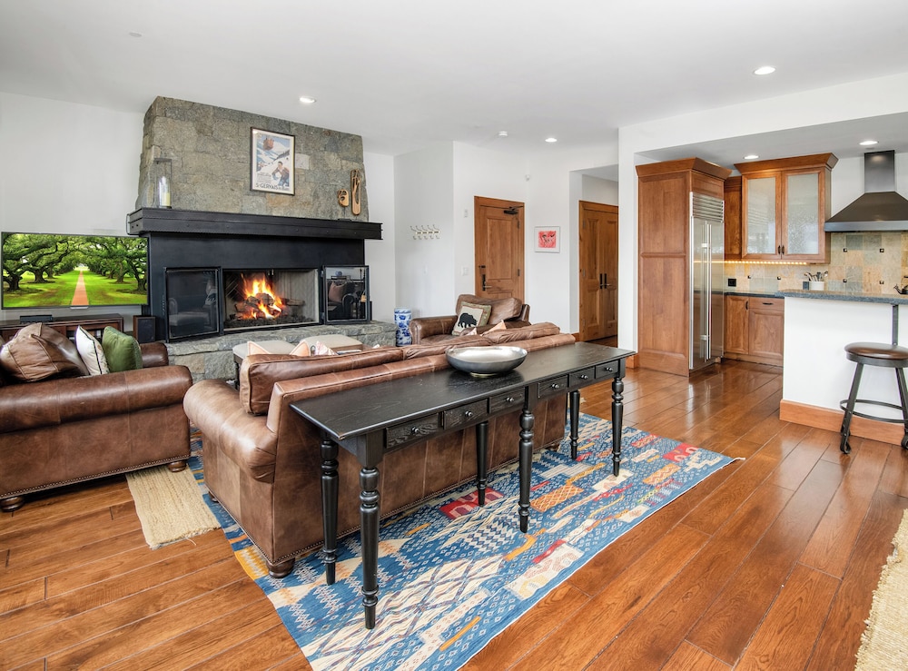 Hummingbird by Elevation Accommodations