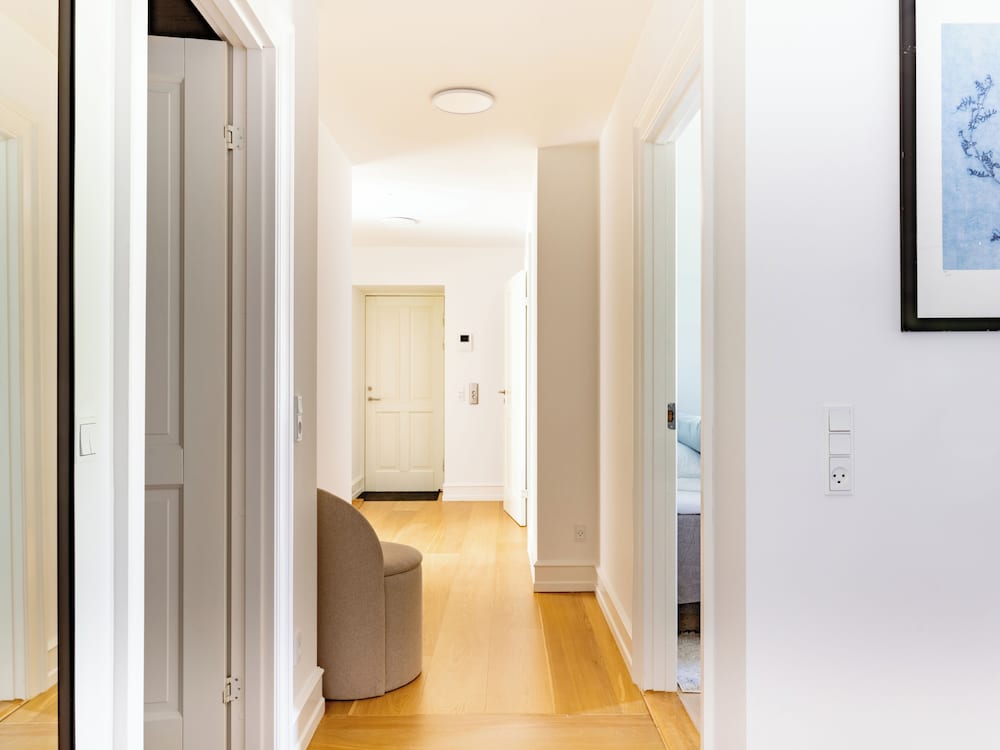 Sanders Shield 2 - 3 Bedroom Apartment With Balcony