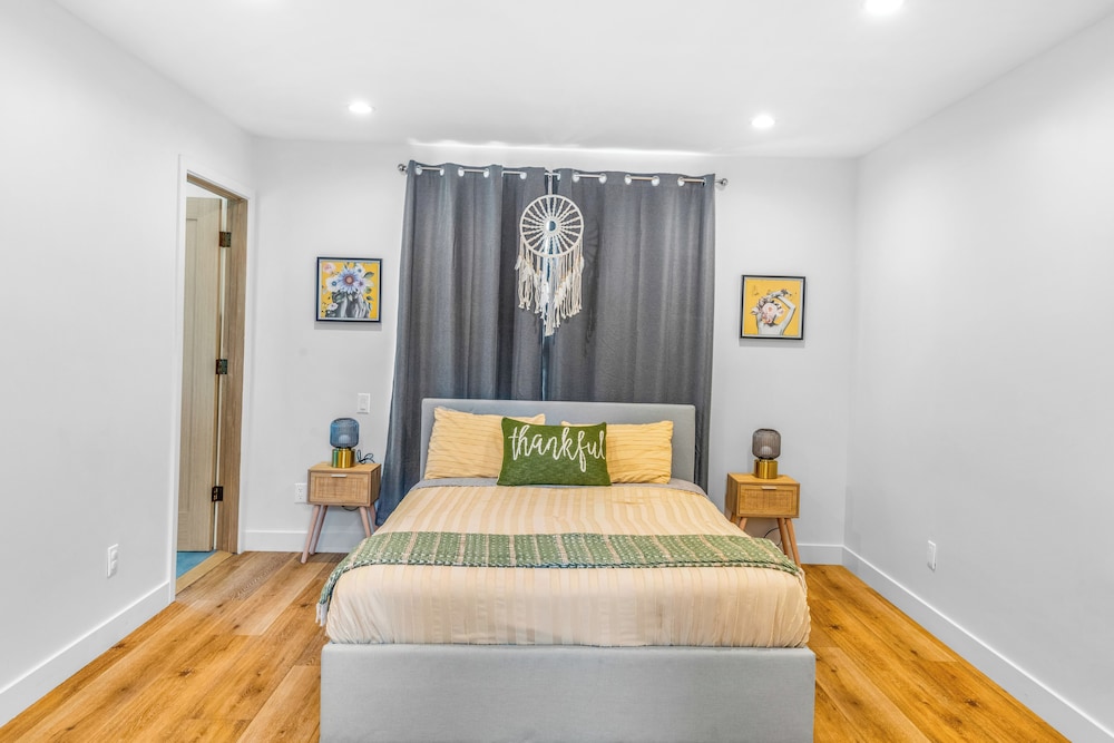 Luxurious Townhome view 3