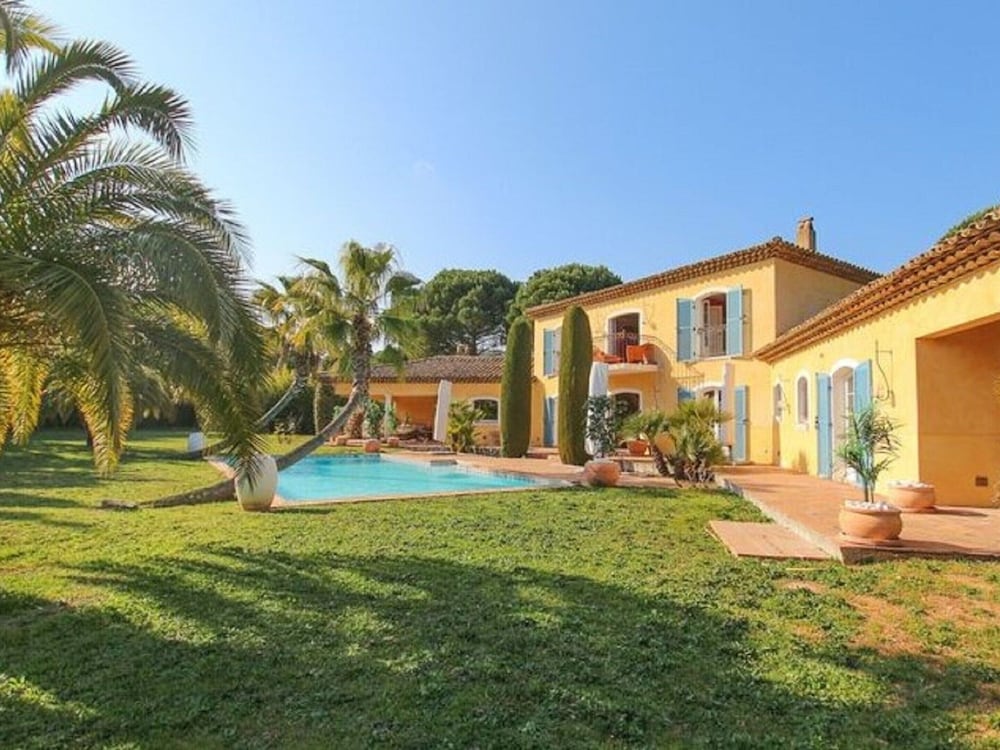 Vibrant Holiday Home With Private Pool