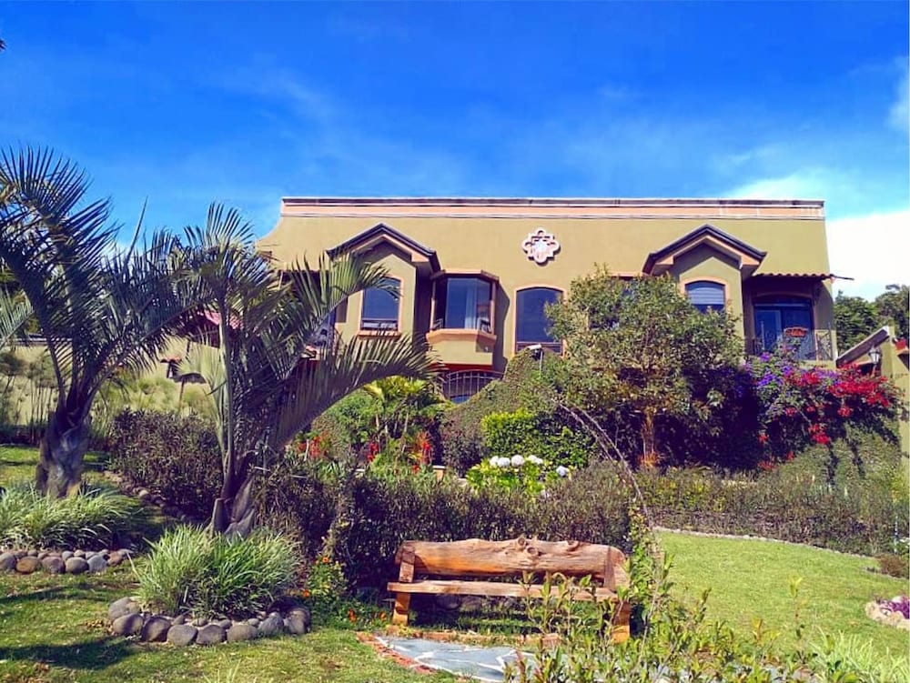 Casas del Toro Monteverde