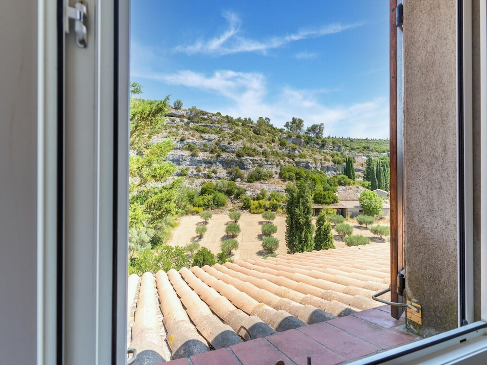 Cosy Holiday Home in Minerve With Garden