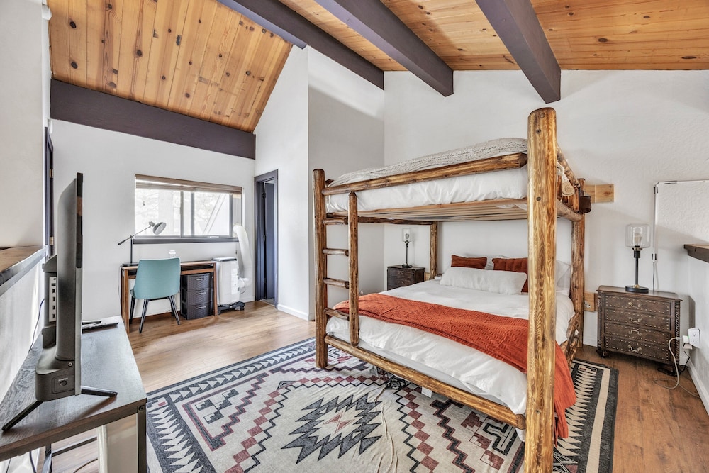 Alpine Retreat In The Heart Of Incline Village 2 Bedroom Condo