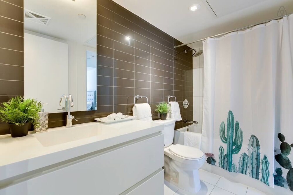 City Condo by Rogers Centre - Image 5