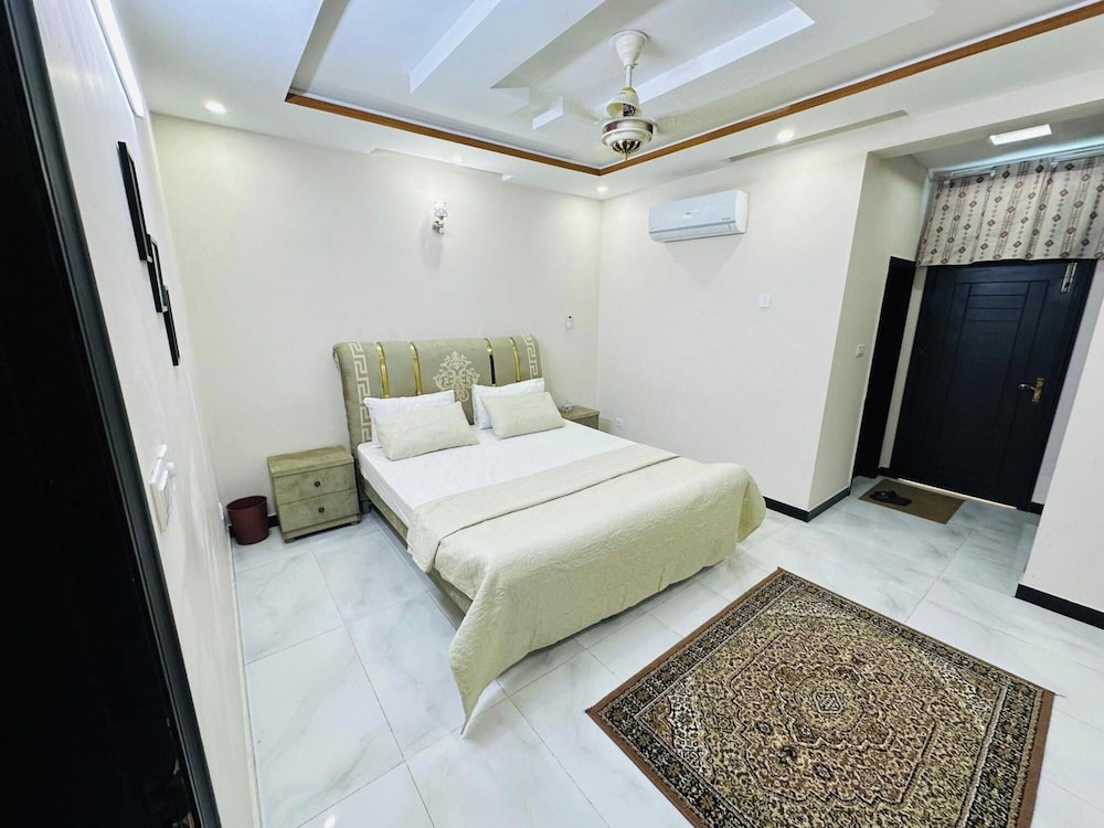 Kashee's Lodges