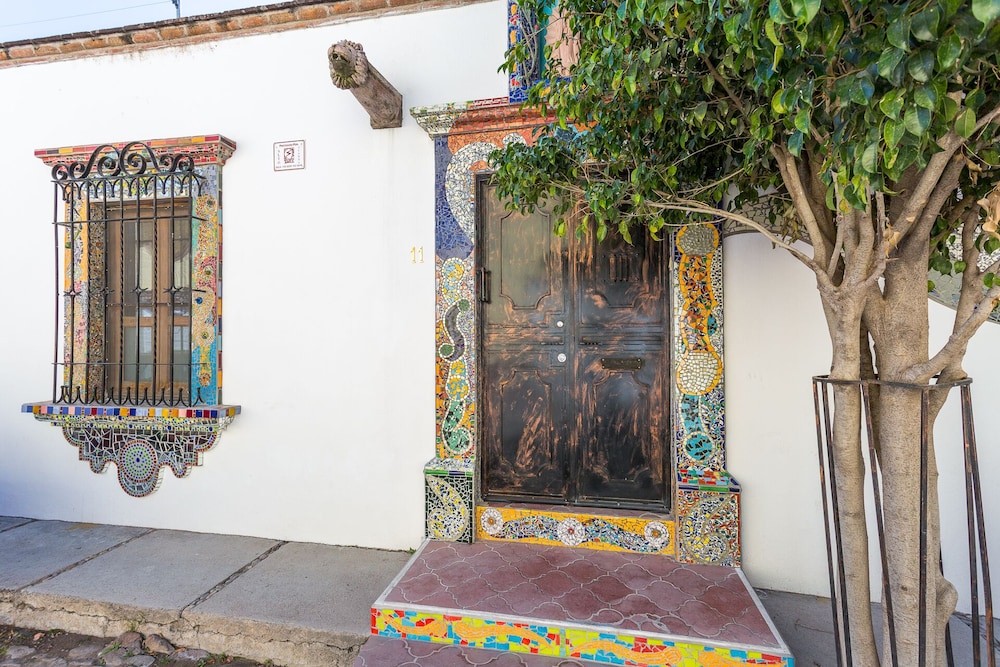 Hotel El Rincón de los Artistas - Image 1