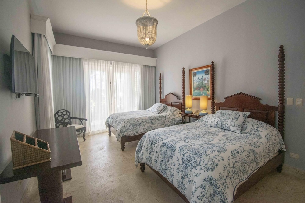 Ocean Front Luxury Villa in Golf and Beach Resort view 5