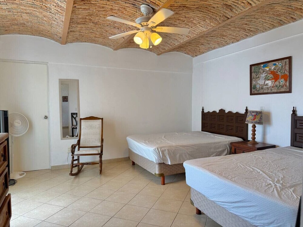 Yatch Apartments