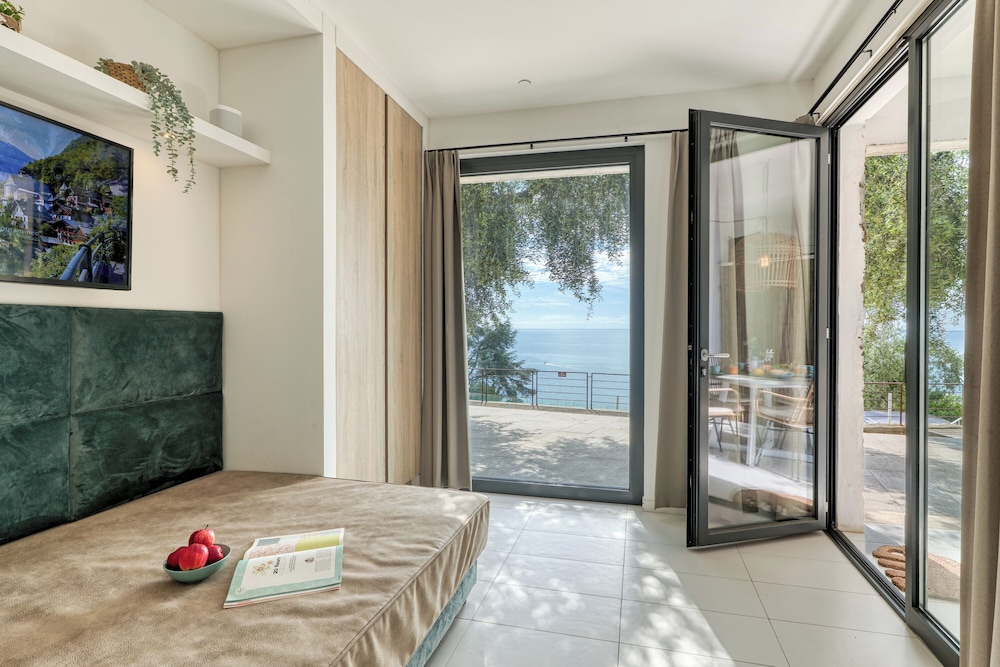 Holiday Resort Balzi Rossi