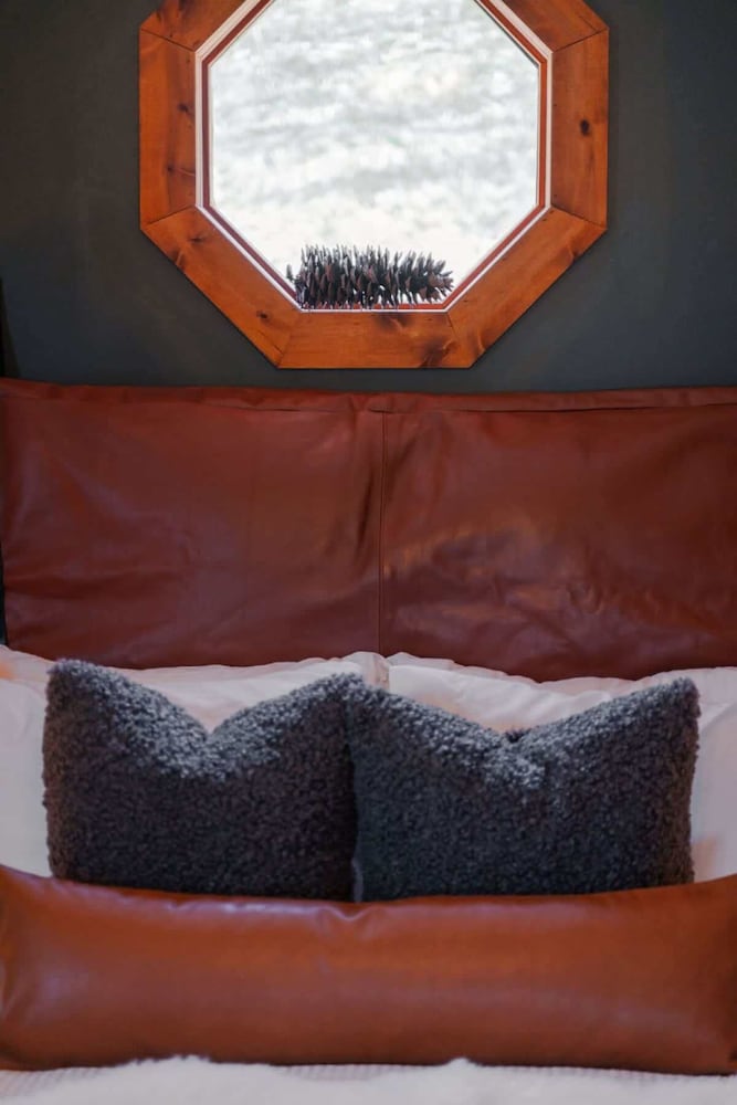 Cozy Cabin With Hot Tub - Near all in Hocking Hills