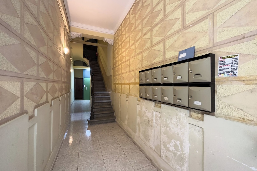 BeBarceloner Sants Apartments