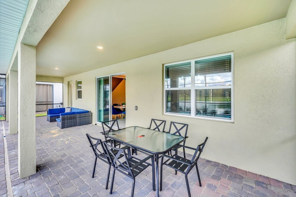 Serenity Lakeview Retreat Stunning Water Views, No Rear Neighbors, Private Pool, Game Room & Star Wars Cinema