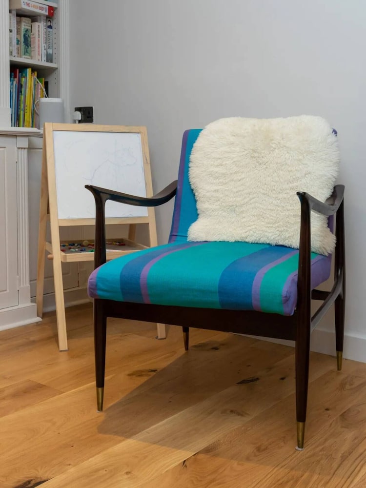 Snug 2BD Flat in Ladbroke Grove