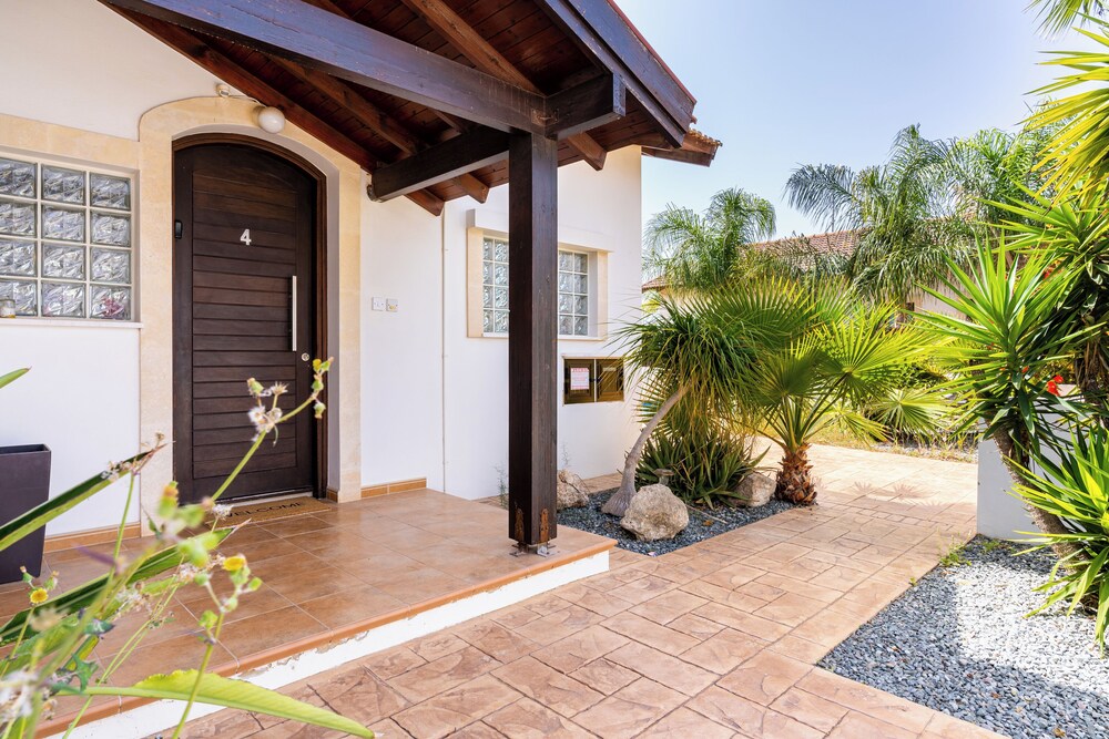 Lumina 2-BR Villa and Pool in Ayia Napa