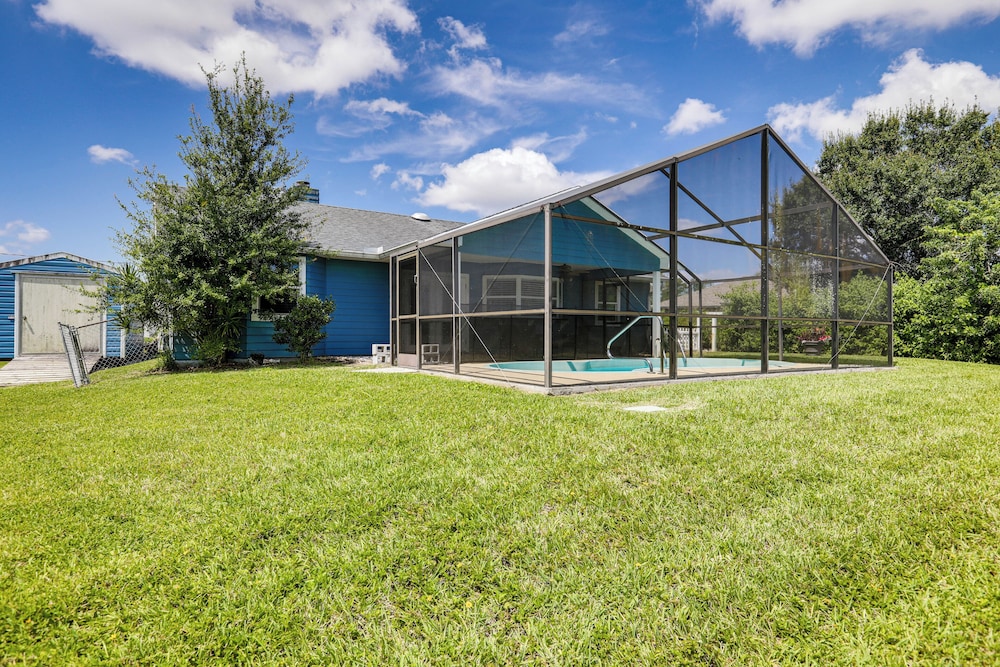 6 Mi to St Lucie River: Family Home w/ Patio!