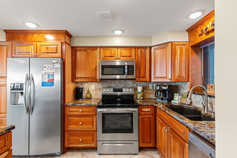 It Doesnt Get Any Better Than This! 2BR 2BA Sleeps 8 Beachfront!